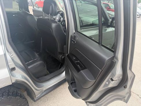 Used 2016 Jeep Patriot High Altitude AWD/4WD image 13