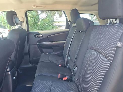Used 2020 Dodge Journey SE w/ Blacktop Package FWD image 12