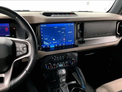 Used 2022 Ford Bronco Wildtrak AWD/4WD image 7