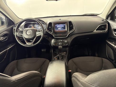 Used 2020 Jeep Cherokee Latitude w/ Cold Weather Group FWD image 26