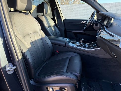 Used 2022 BMW X5 M50i w/ Premium Package image 24