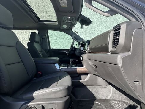 Used 2025 GMC Sierra 1500 SLT w/ SLT Premium Plus Package image 21