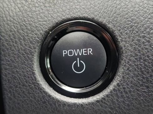 Used 2025 Toyota Camry LE w/ Convenience Package image 29