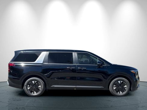 New 2026 Kia Carnival LXS image 3