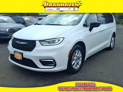 Certified 2024 Chrysler Pacifica Touring-L