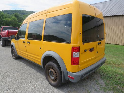 Used 2011 Ford Transit Connect XLT image 5