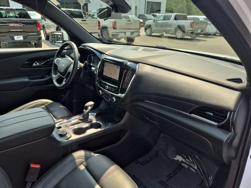 Certified 2023 Chevrolet Traverse RS w/ LPO, Floor Liner Package AWD/4WD image 31