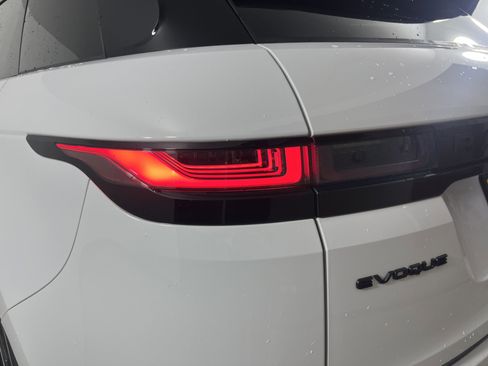 Used 2023 Land Rover Range Rover Evoque R-Dynamic SE image 27