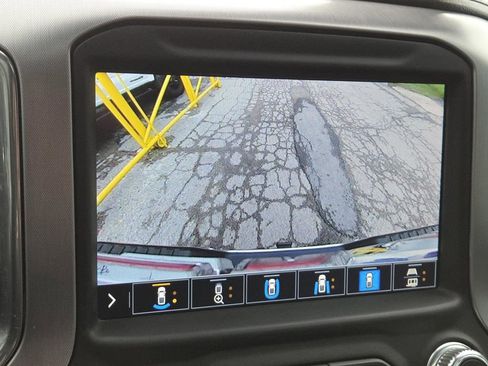 Used 2022 GMC Sierra 2500 SLT w/ SLT Premium Package image 12