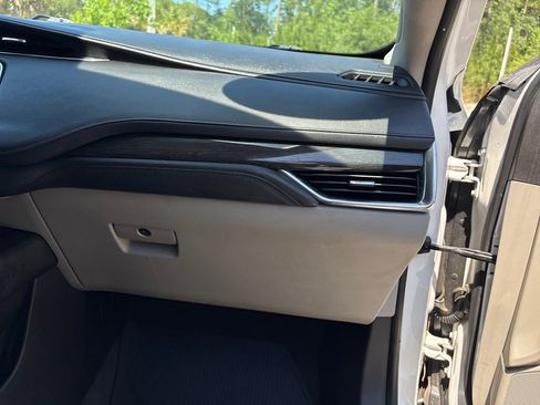 Used 2020 Cadillac XT4 Premium Luxury w/ Cold Weather Package FWD image 33
