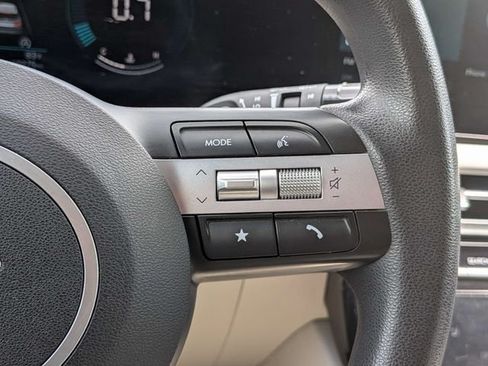 Used 2025 Hyundai Tucson SEL FWD image 23