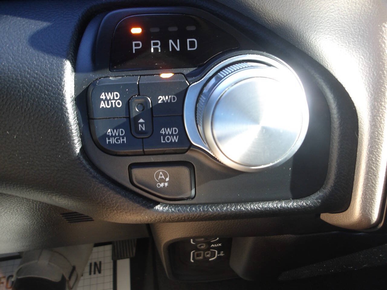 Used 2019 RAM 1500 Laramie AWD/4WD image 16
