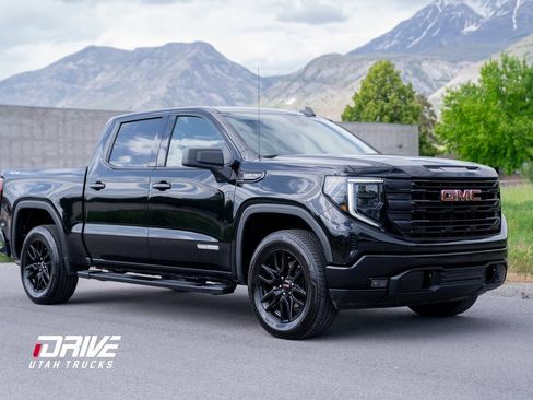 Used 2023 GMC Sierra 1500 Elevation image 1