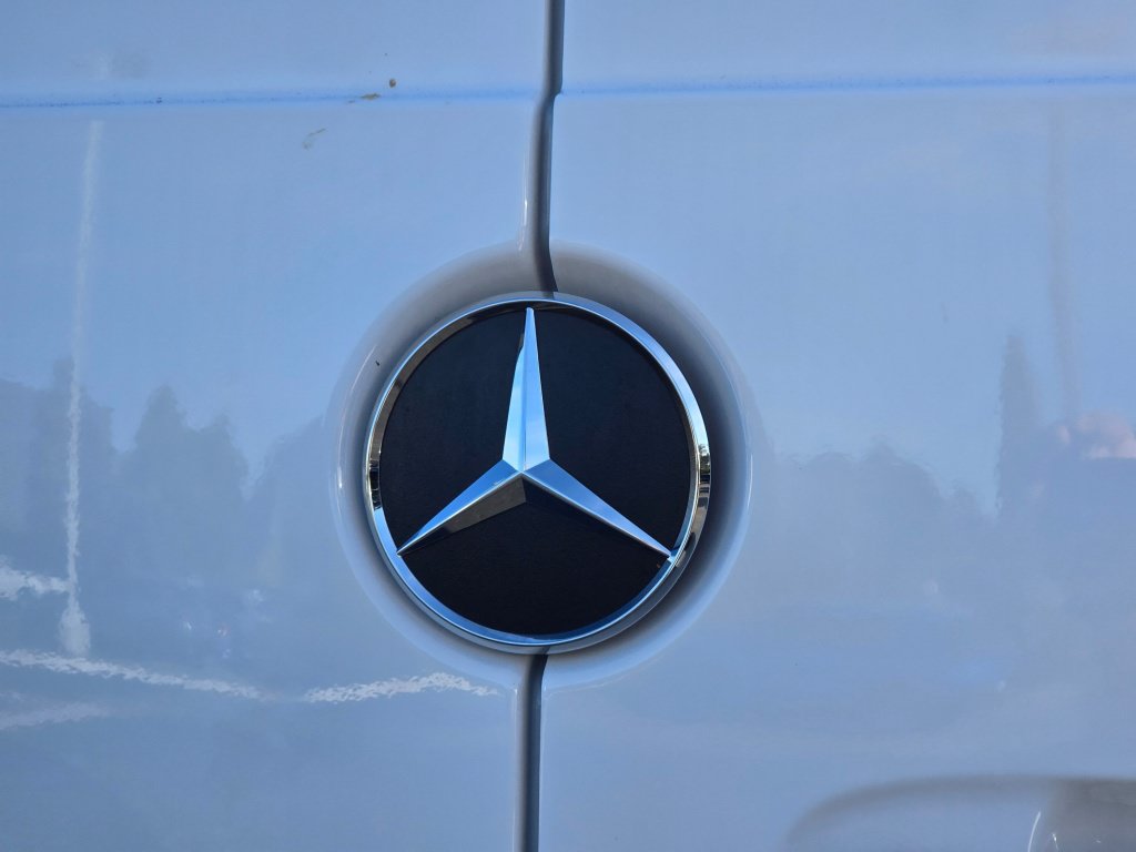 New 2025 Mercedes-Benz eSprinter 170 Cargo image 14