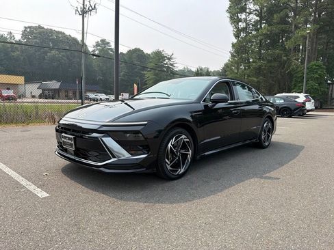 Certified 2024 Hyundai Sonata SEL w/ Convenience Package FWD image 2