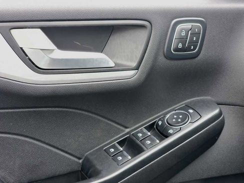 Used 2025 Ford Escape Platinum image 12