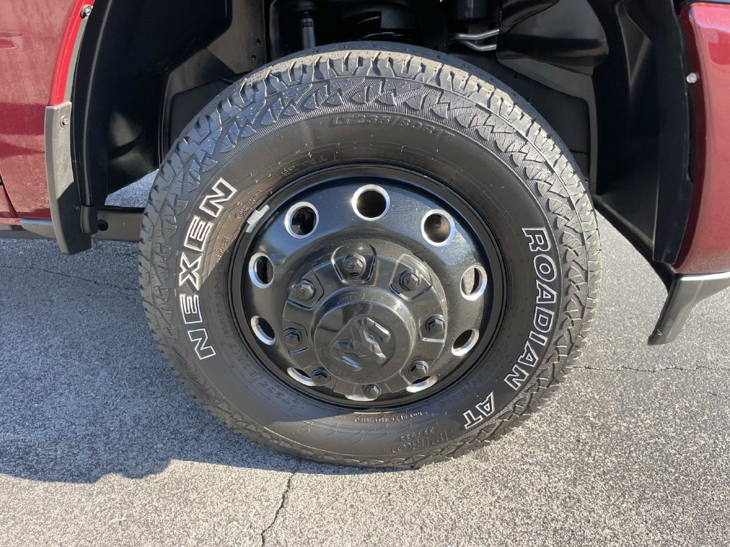 Used 2024 RAM 3500 Laramie w/ Night Edition AWD/4WD image 36