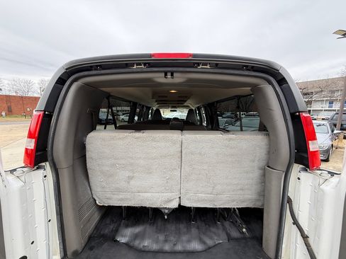 Used 2023 GMC Savana 3500 LS image 15