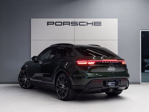Certified 2025 Porsche Macan Electric image 3
