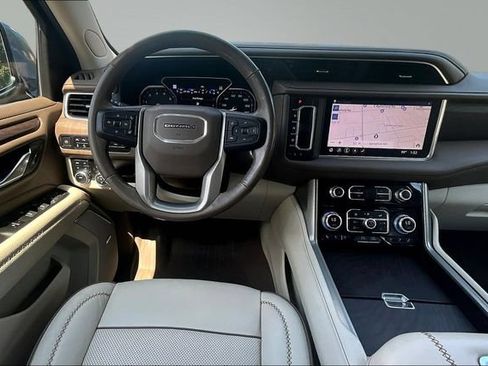 Used 2021 GMC Yukon Denali AWD/4WD image 8