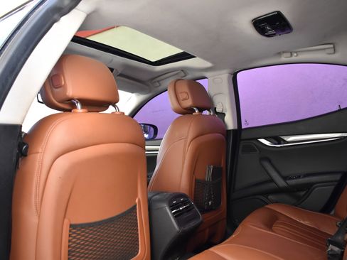 Used 2020 Maserati Ghibli S image 22