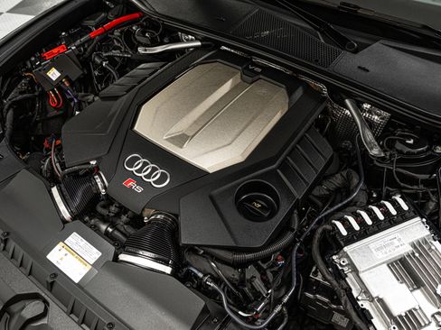 Used 2025 Audi RS 6 performance image 43