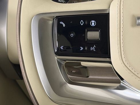 Used 2026 Land Rover Range Rover SE image 16