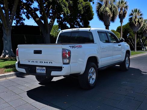 Used 2020 Toyota Tacoma TRD Sport w/ Technology Package AWD/4WD image 4