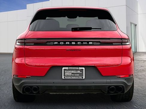 Used 2025 Porsche Cayenne AWD/4WD image 6