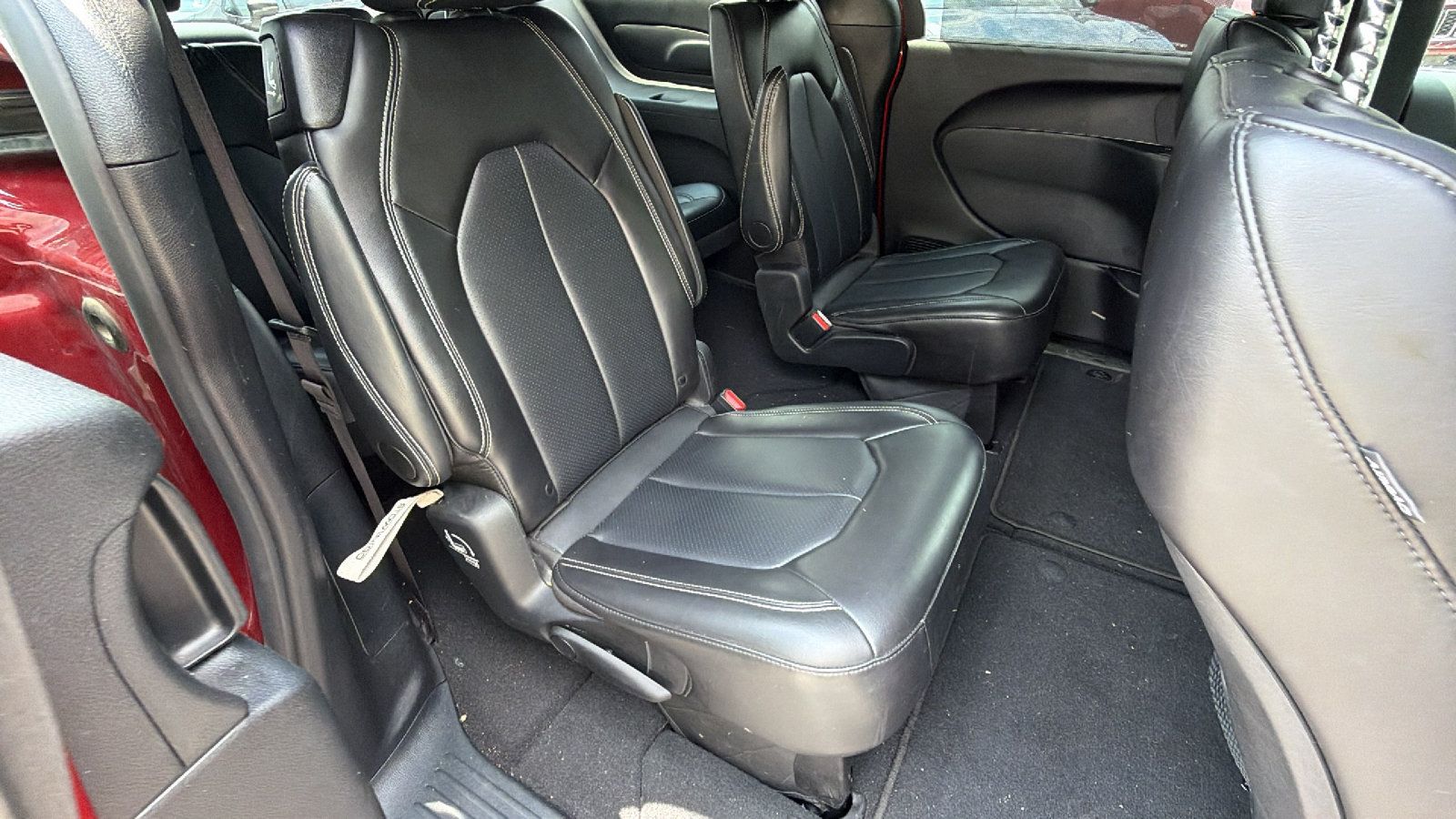 Used 2025 Chrysler Pacifica Select FWD image 20