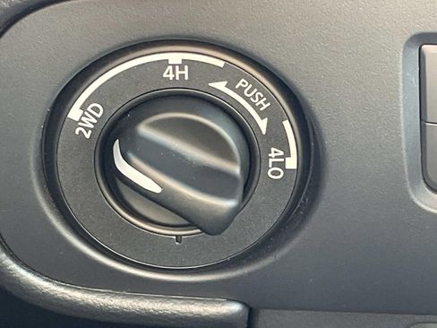 Used 2025 Nissan Frontier PRO-4X w/ Pro Premium Package image 26