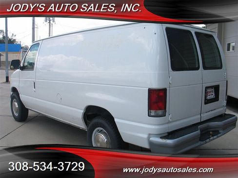 Used 2000 Ford E-250 and Econoline 250 RWD image 18