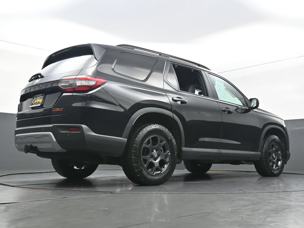 Used 2025 Honda Pilot TrailSport image 47
