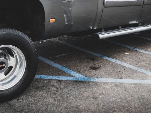 Used 2013 GMC Sierra 3500 Denali image 28