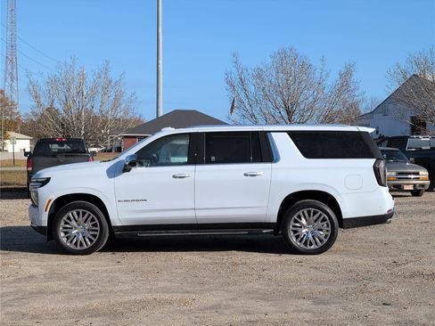 New 2026 Chevrolet Suburban Premier w/ Sun And Tow Package AWD/4WD image 8