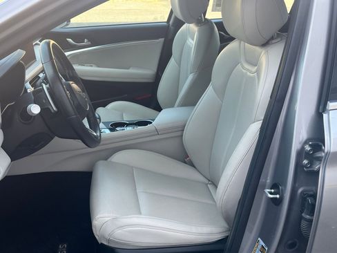 Used 2024 Genesis G70 2.5T image 23