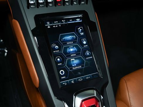 Used 2021 Lamborghini Huracan EVO image 41