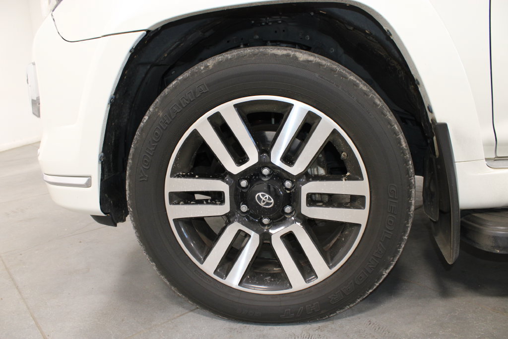 Used 2020 Toyota 4Runner Limited AWD/4WD image 42