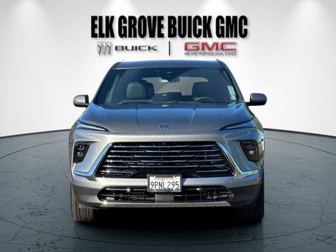 Used 2025 Buick Enclave Preferred FWD image 9