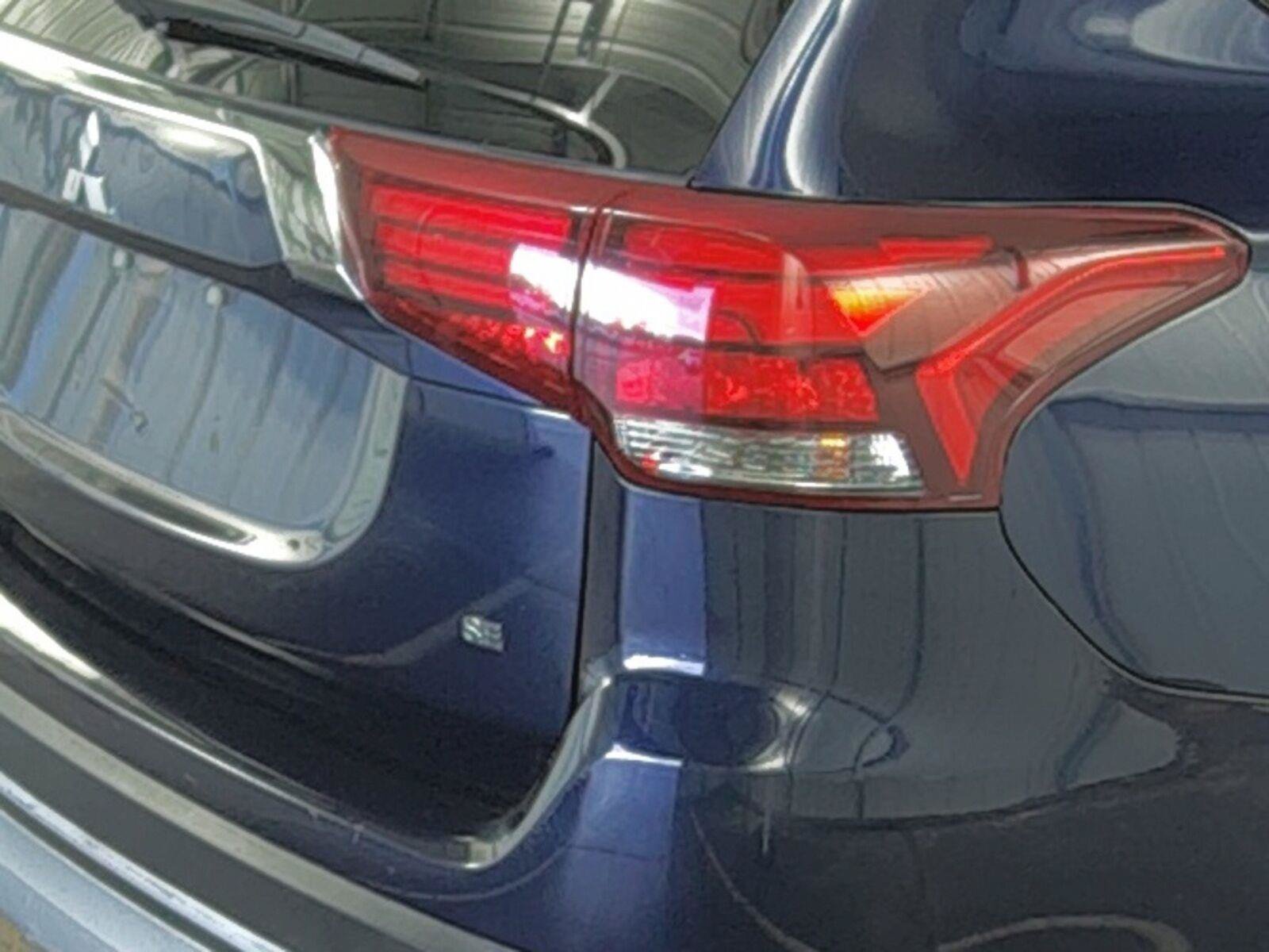 Used 2020 Mitsubishi Outlander FWD image 8