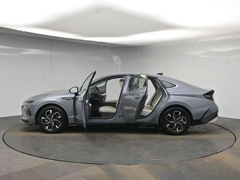 Used 2025 Hyundai Sonata SEL FWD image 47