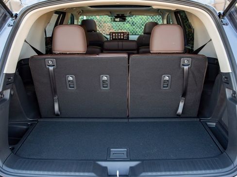 New 2026 Honda Pilot Touring image 13