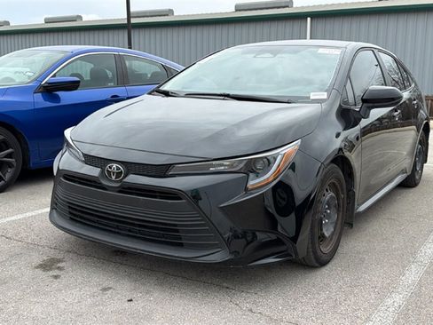 Used 2025 Toyota Corolla LE image 15