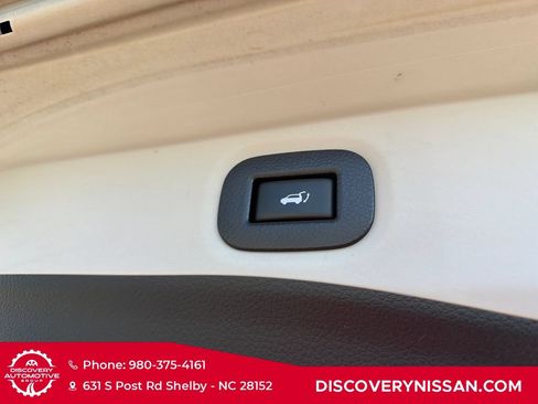 Used 2019 Nissan Rogue SV w/ Premium Package FWD image 35