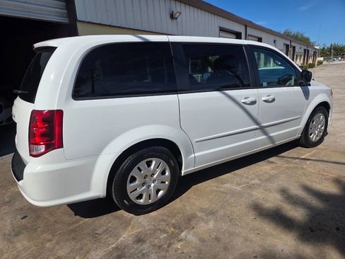 Used 2017 Dodge Grand Caravan SE w/ Power Window Group image 6