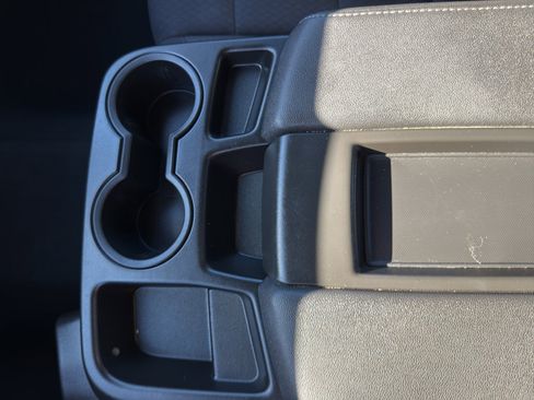 Used 2024 Chevrolet Silverado 1500 LT image 24