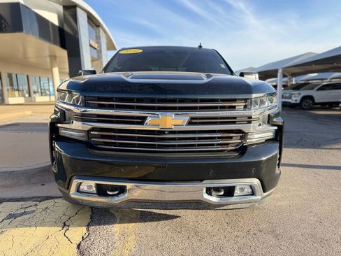 Used 2020 Chevrolet Silverado 1500 High Country w/ Technology Package AWD/4WD image 2