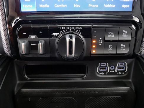 Used 2024 RAM 1500 Limited AWD/4WD image 32