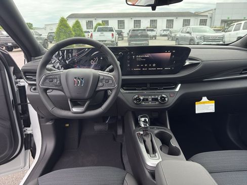 New 2026 Buick Envista Sport Touring FWD image 18