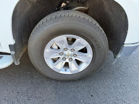 Used 2025 Chevrolet Silverado 1500 W/T RWD image 11